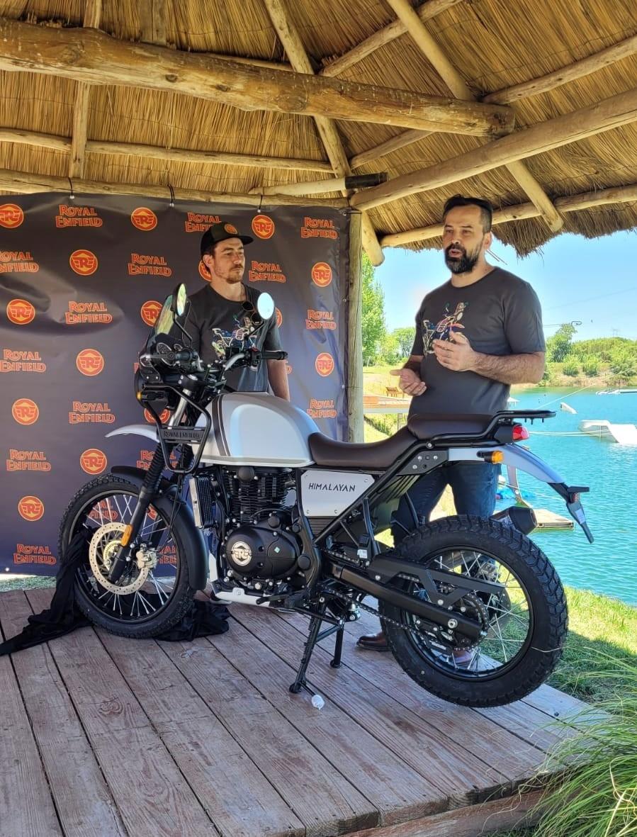 Izq a der- Juan Pablo Balzano, brand manager Royal Enfield y Pablo Gropp...